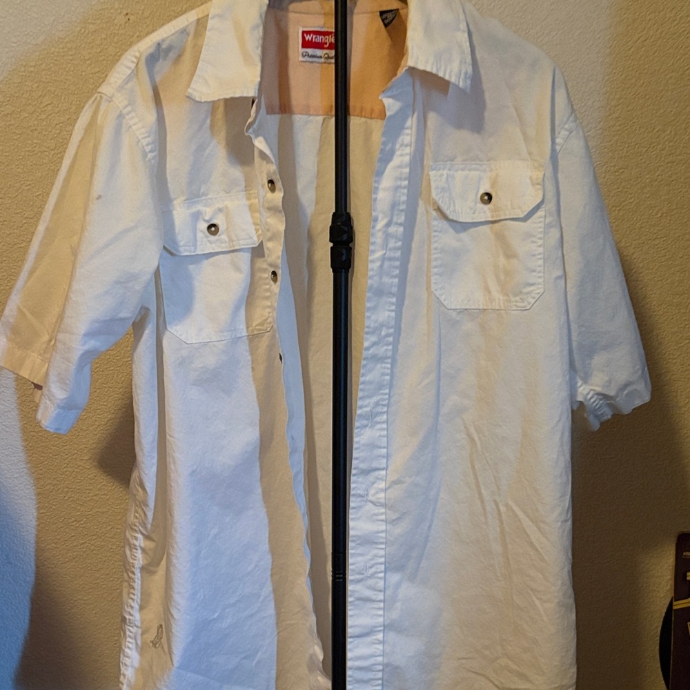 Wrangler Classic White Button-Up Shirt